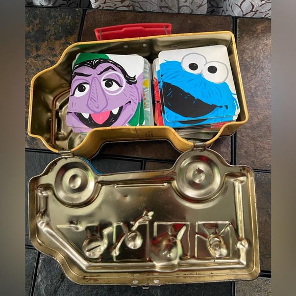 2005 Sesame Street Vintage Tin box with 36 card “matching game” set inside. - Picture 5 of 12